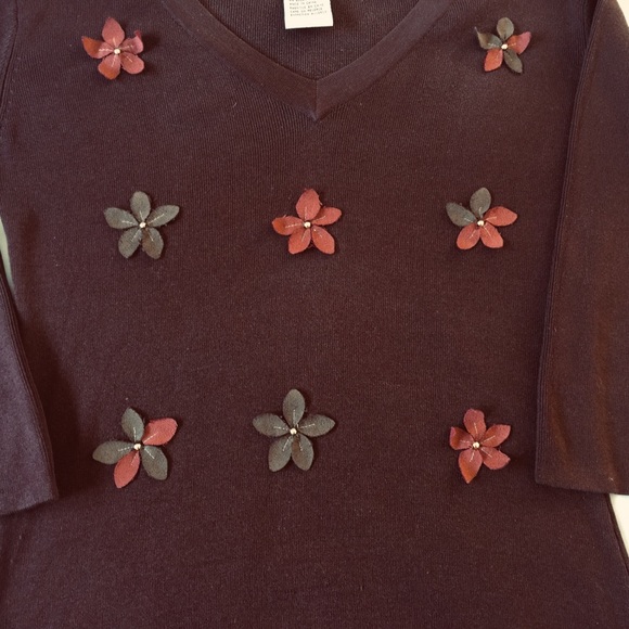 Fabulous Flowers Adorn You! - Picture 2 of 7